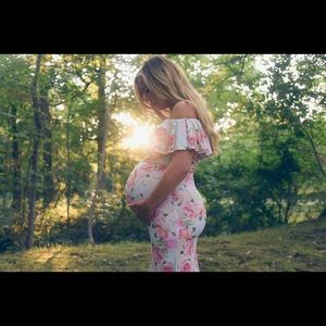 Floral maternity photoshoot dress